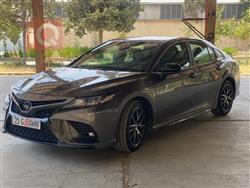 تۆیۆتا کامری